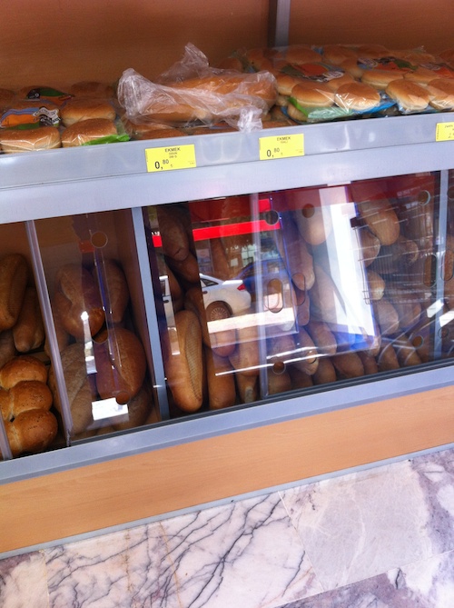 Стоимость хлеба на прилвках в Турции