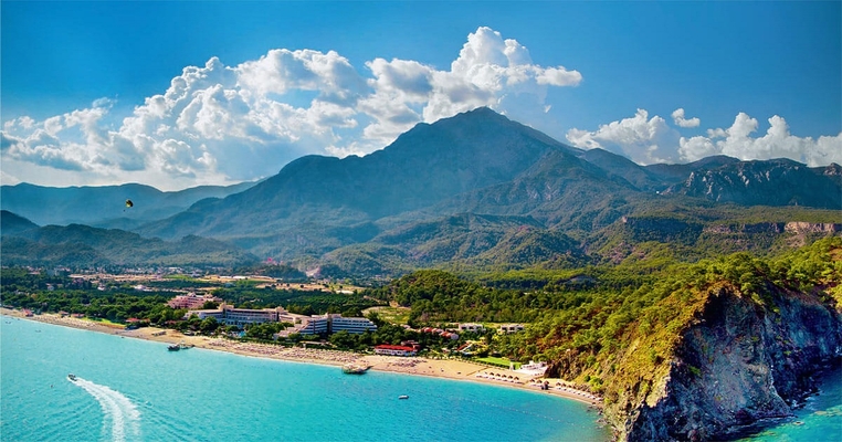 Жаркое солнце и снежные горы: все о турецком климате