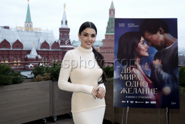 Ханде Эрчел в Москве на презентации фильма 