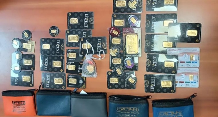В Эскишехире нашли и вернули сумку с 237 граммами золота