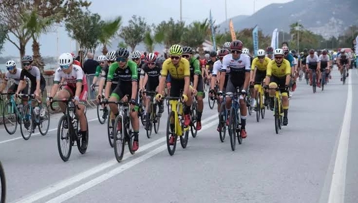 В Алании полностью перекроют дороги из-за велогонок и забега