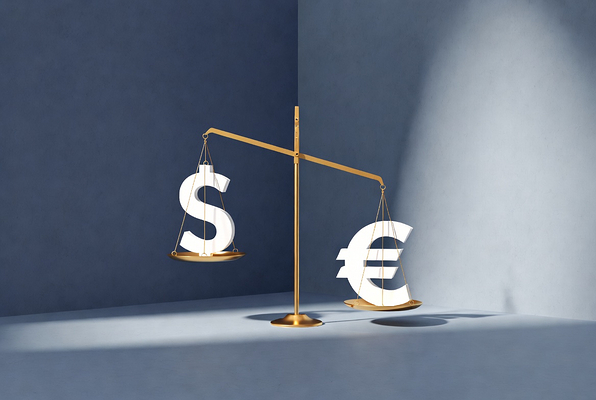 Как доллар и евро начали неделю 16 февраля 2026