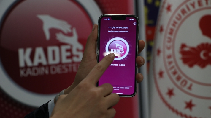 Приложение KADES - экстренная помощь женщинам в Турции