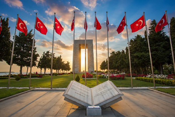 День победы в Чанаккале: история и традиции праздника