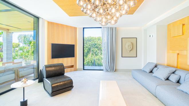 Вилла 7+3 с видом на море в Бодрум