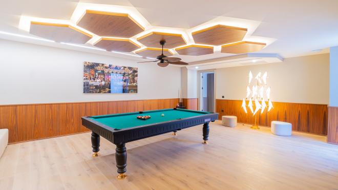 Вилла 7+3 с видом на море в Бодрум