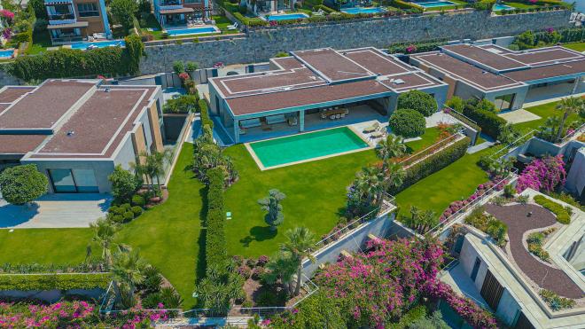 Вилла 7+3 с видом на море в Бодрум