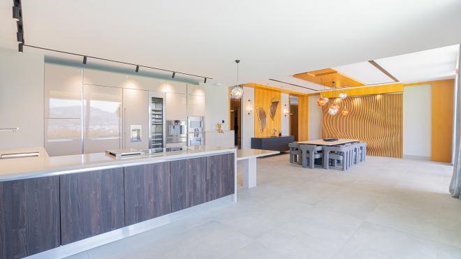 Вилла 7+3 с видом на море в Бодрум