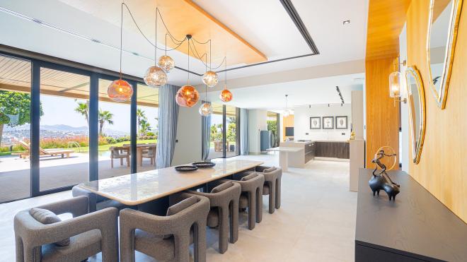 Вилла 7+3 с видом на море в Бодрум