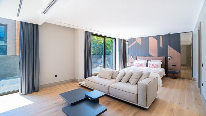 Вилла 7+3 с видом на море в Бодрум