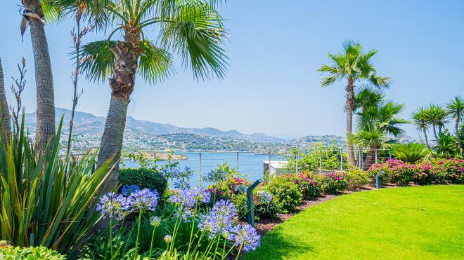 Вилла 7+3 с видом на море в Бодрум