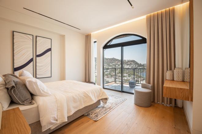 Вилла 4+1 с видом на море в Бодрум