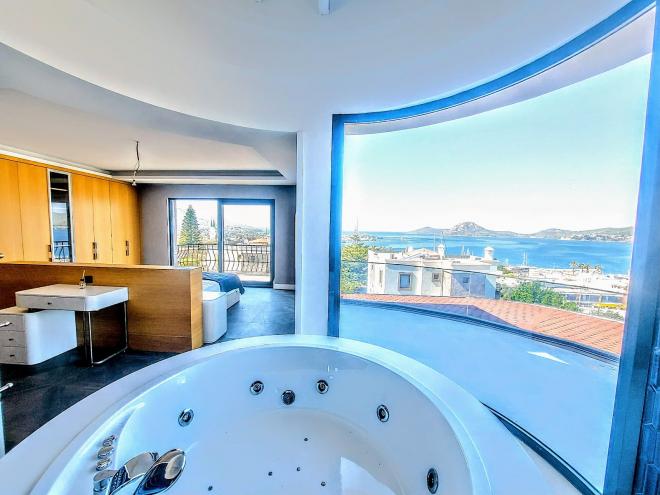 Вилла 4+1 с видом на море в Бодрум