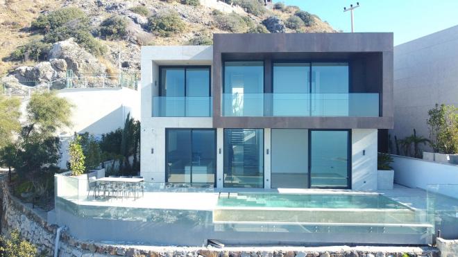 Вилла 4+1 с видом на море в Бодрум