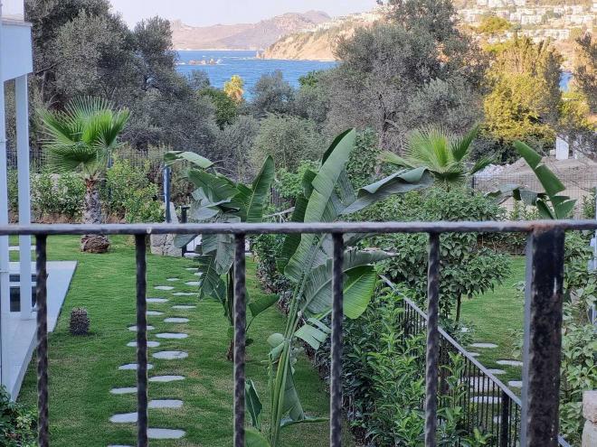 Вилла 4+1 с видом на море в Бодрум