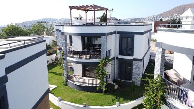 Пентхаус 2+1 с видом на море в Бодрум