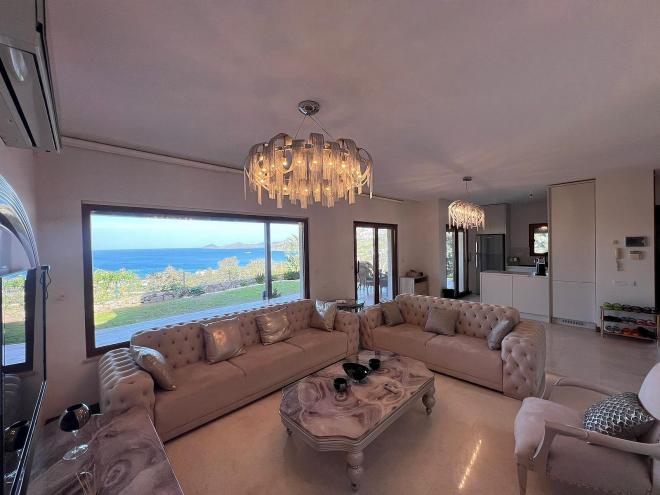 Вилла 4+1 с видом на море в Бодрум