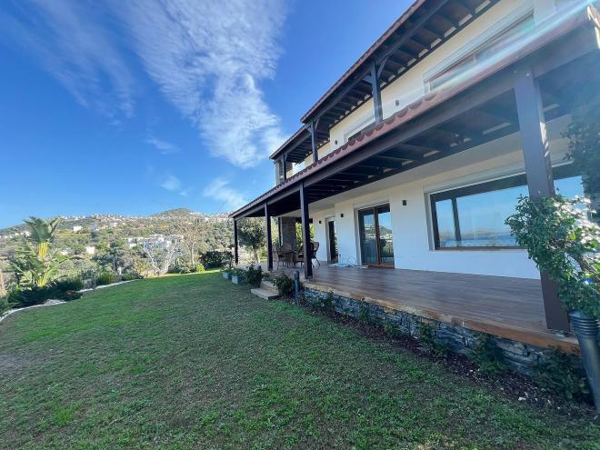 Вилла 4+1 с видом на море в Бодрум