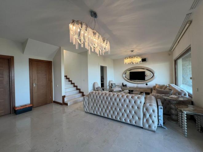 Вилла 4+1 с видом на море в Бодрум