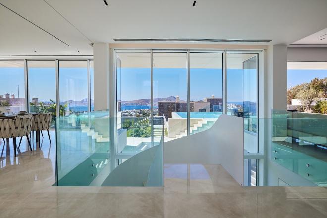 Вилла 7+1 с видом на море в Бодрум