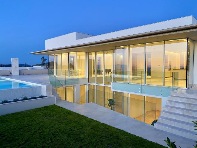 Вилла 7+1 с видом на море в Бодрум