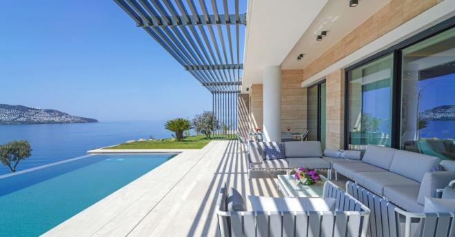 Вилла 5+1 с видом на море в Бодрум