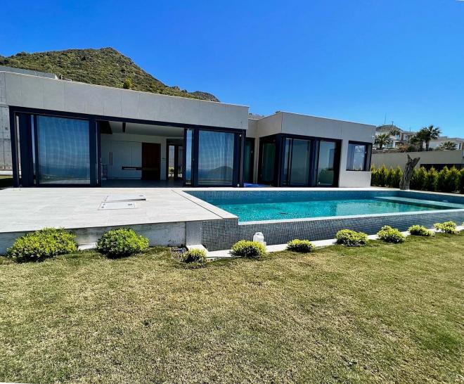 Вилла 4+1 с видом на море в Бодрум