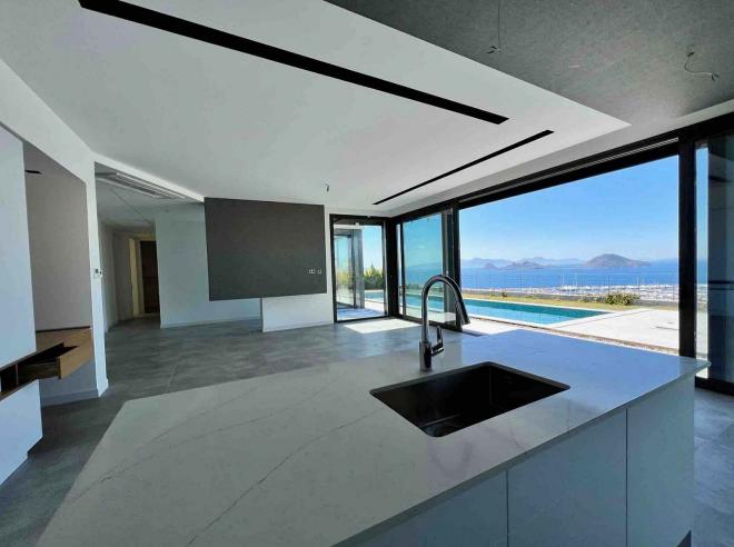 Вилла 4+1 с видом на море в Бодрум