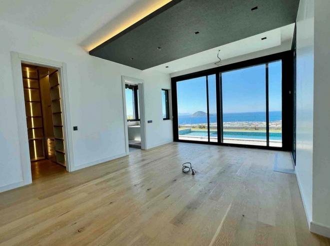 Вилла 4+1 с видом на море в Бодрум