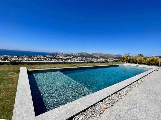 Вилла 4+1 с видом на море в Бодрум