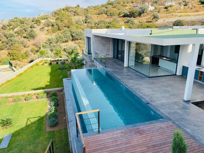 Вилла 5+1 с видом на море в Бодрум