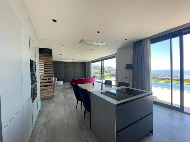 Вилла 4+1 с видом на море в Бодрум