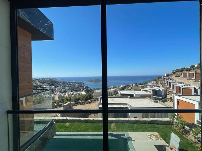 Вилла 4+1 с видом на море в Бодрум