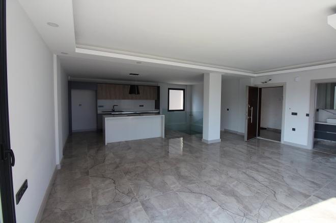 Квартира 3+1 с видом на море в Бодрум