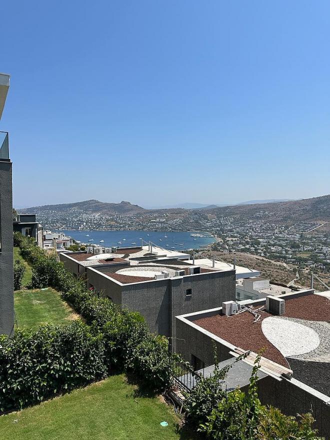 Квартира 3+1 с видом на море в Бодрум