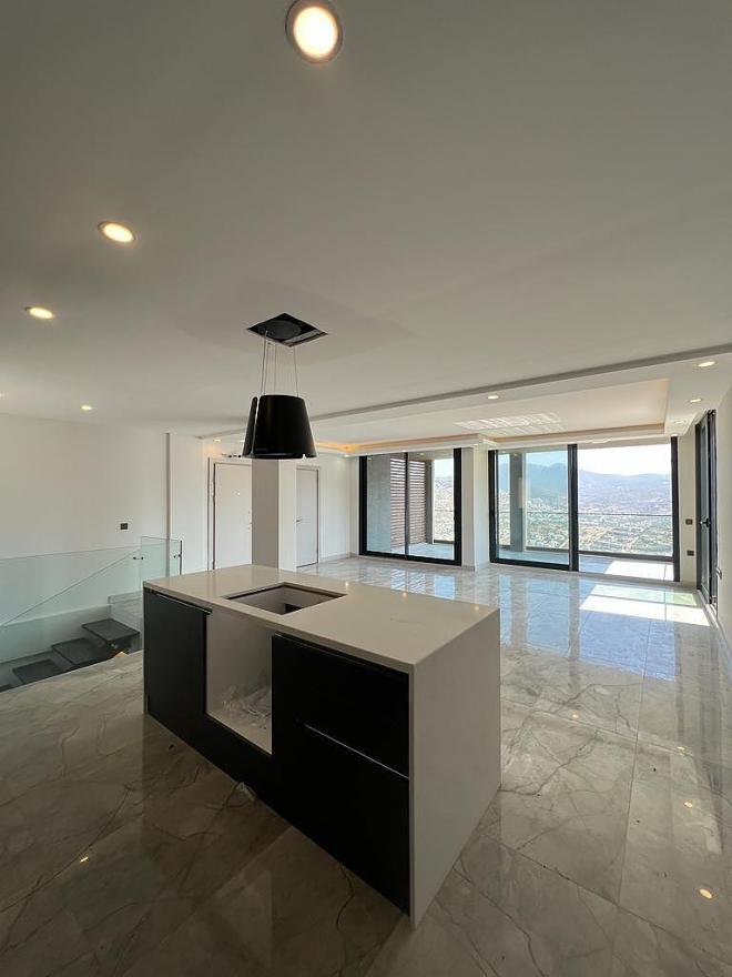 Квартира 3+1 с видом на море в Бодрум