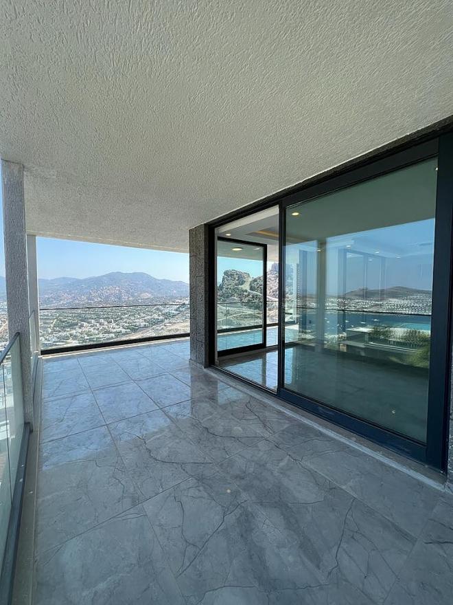 Квартира 3+1 с видом на море в Бодрум