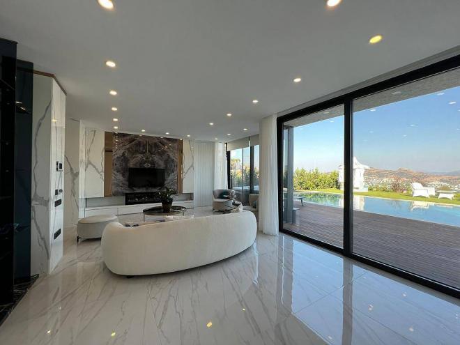 Вилла 3+1 с видом на море в Бодрум