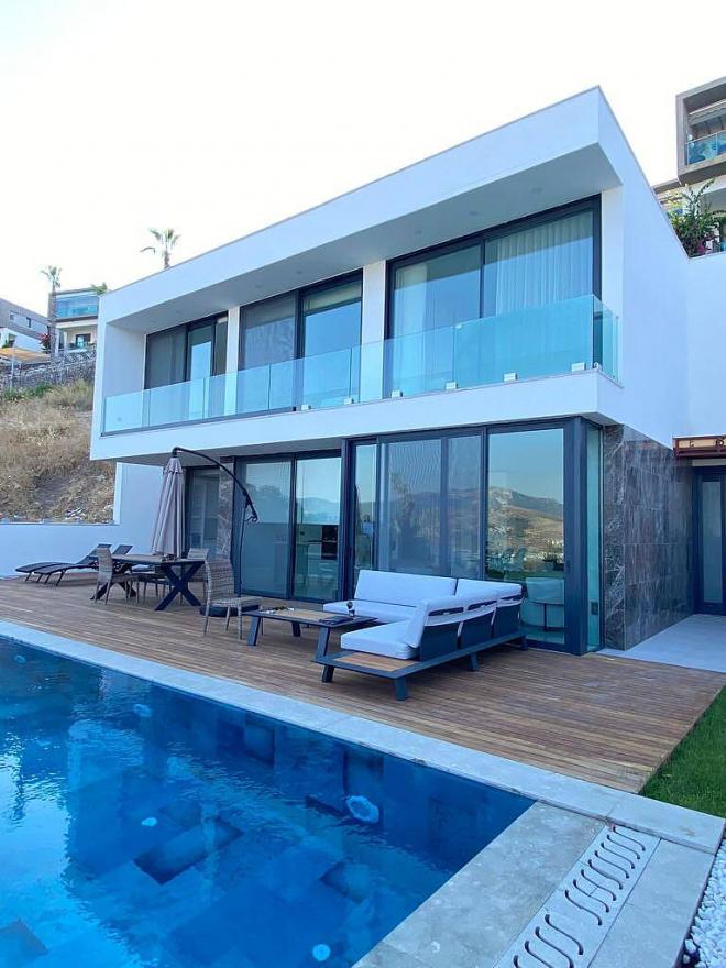 Вилла 3+1 с видом на море в Бодрум