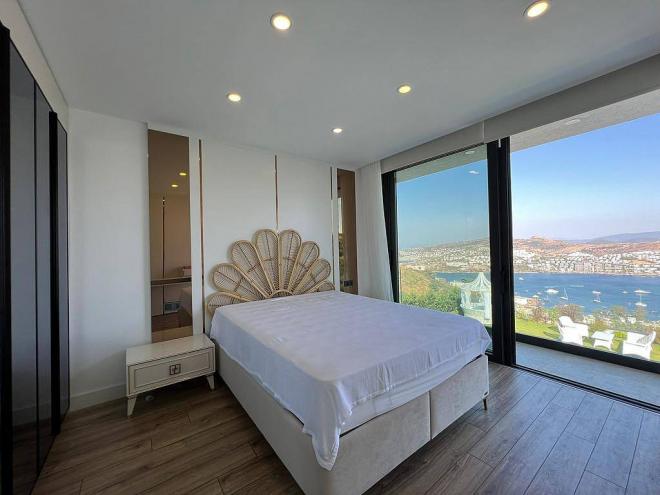 Вилла 3+1 с видом на море в Бодрум