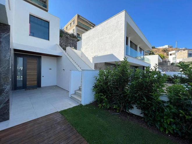 Вилла 3+1 с видом на море в Бодрум