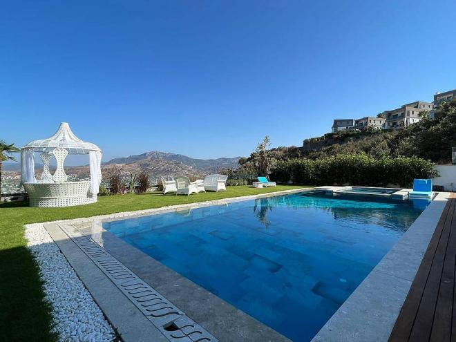 Вилла 3+1 с видом на море в Бодрум