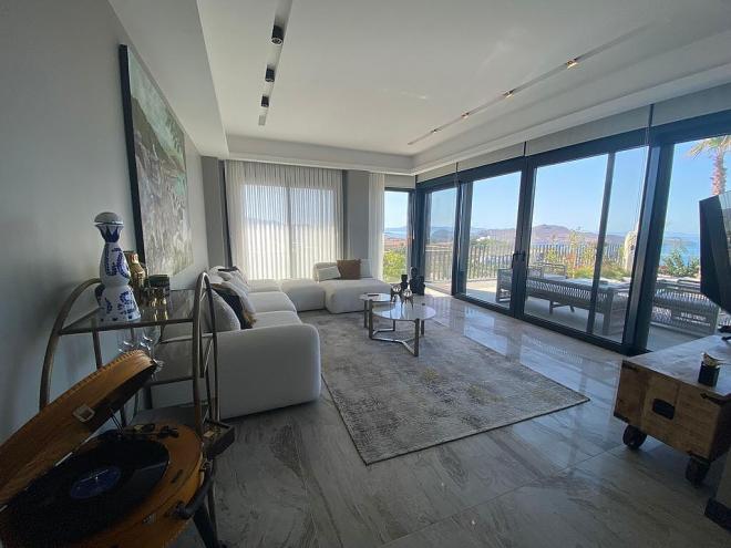 Вилла 5+2 с видом на море в Бодрум