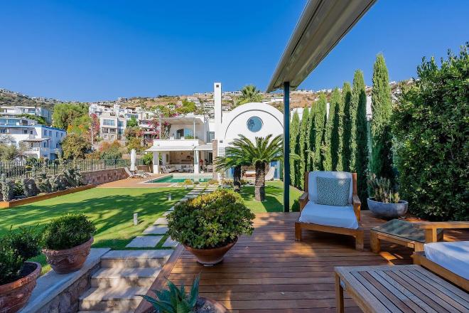 Вилла 5+1 с видом на море в Бодрум