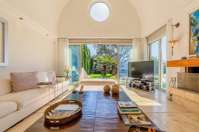 Вилла 5+1 с видом на море в Бодрум