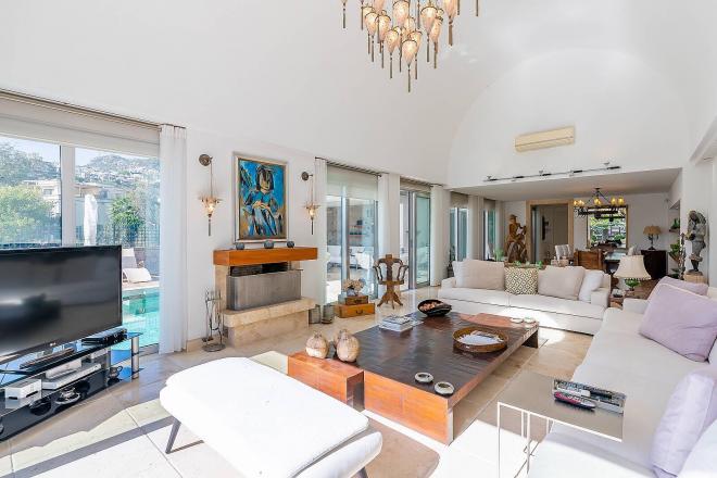 Вилла 5+1 с видом на море в Бодрум