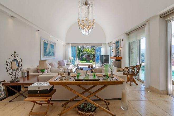 Вилла 5+1 с видом на море в Бодрум