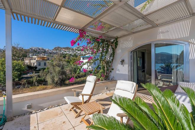 Вилла 5+1 с видом на море в Бодрум