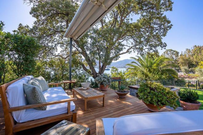 Вилла 5+1 с видом на море в Бодрум