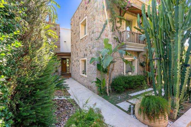 Вилла 5+1 с видом на море в Бодрум